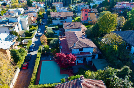 Villa singola in zona residenziale a pochi passi dal lago Rivoltella (Desenzano del Garda)